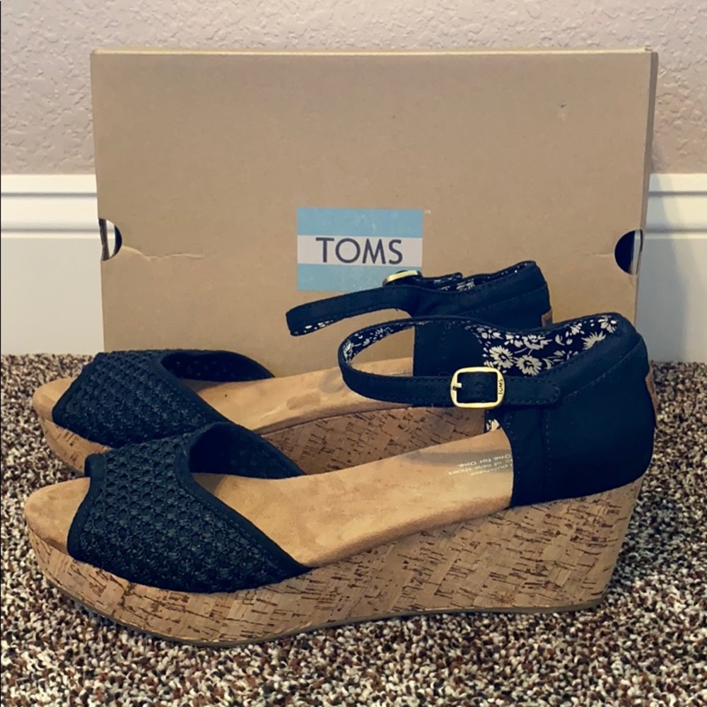 Size 10 Toms sandals